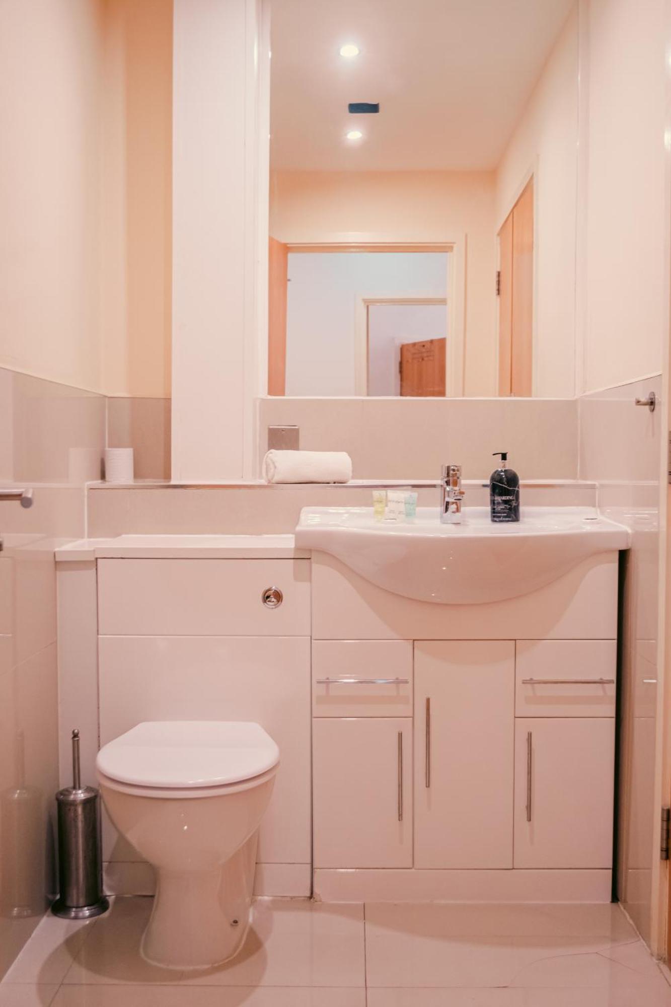 Chic Georgian Flat In *