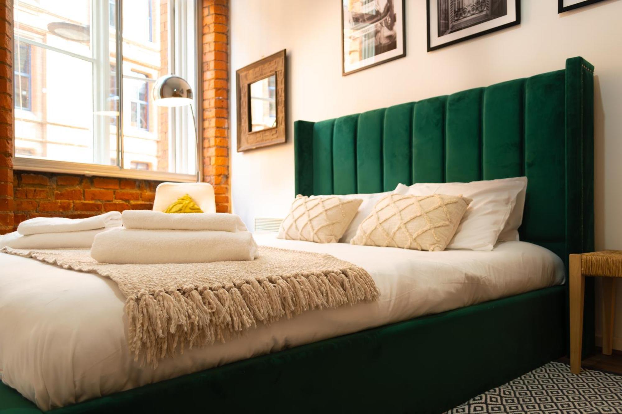 Chic Georgian Flat In