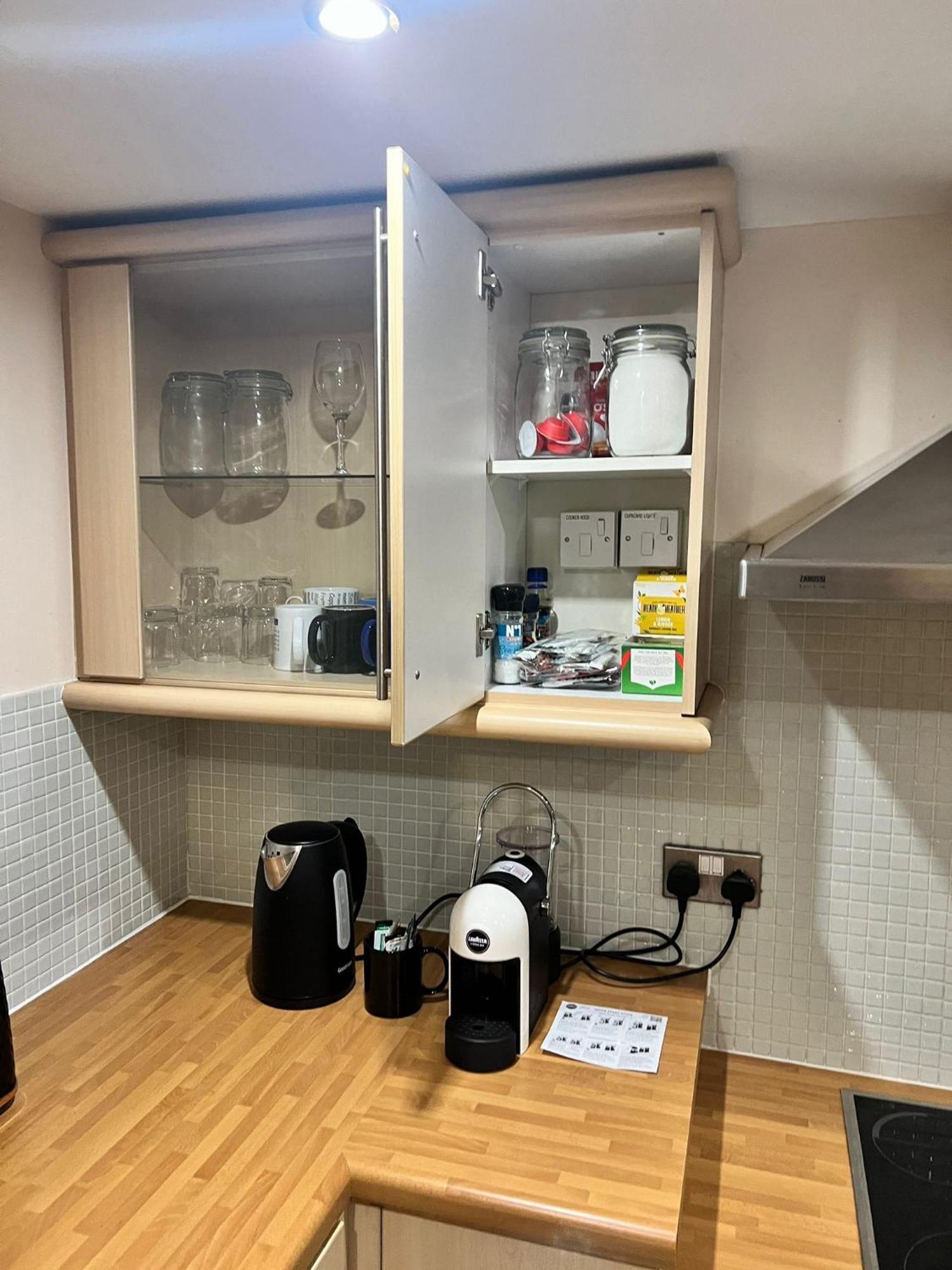 Chic Georgian Flat In Apartment